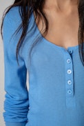 Mila Jumper - Women's fine knit jumper with button-down collar and long sleeves in blue