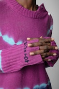 Malta Cashmere Jumper - Women’s jumper in mauve tie-dye cashmere with embroidered “Bonheur” slogan