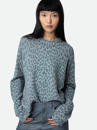 Pull Markus 100% Cachemire - Pull en 100% cachemire bleu à manches longues et imprimé léopard.
