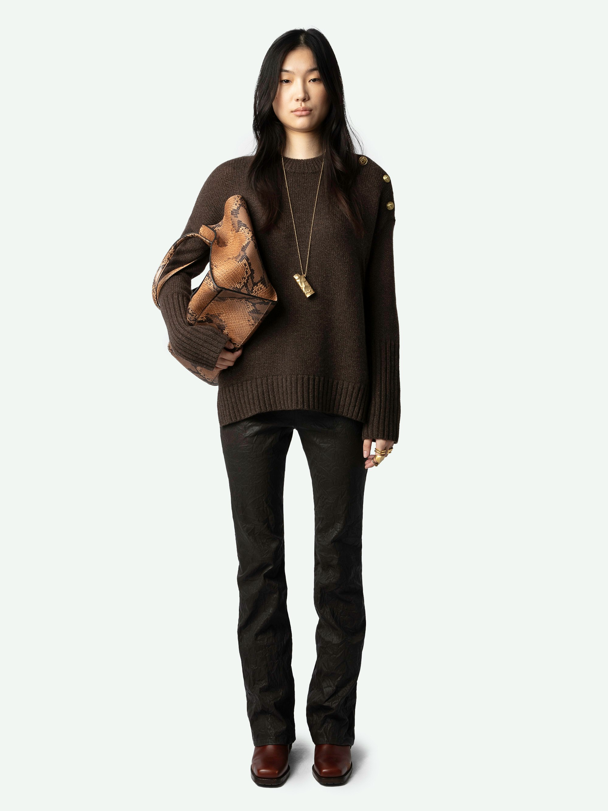 Malta Cashmere Sweater - Long-sleeved brown cashmere sweater with buttons on the shoulder.