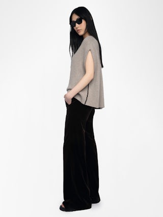 Darcy Jumper - Sleeveless jumper with round neck and contrasting outside linking on the sides.