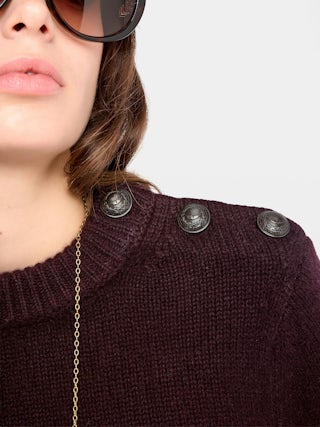 Malty Jumper 100% Cashmere - Round neck jumper with collar opening with wing buttons and dip dye effect.