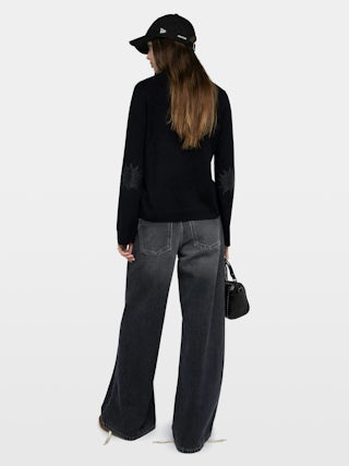 Jumper Cara - Round neck jumper with leather patch.