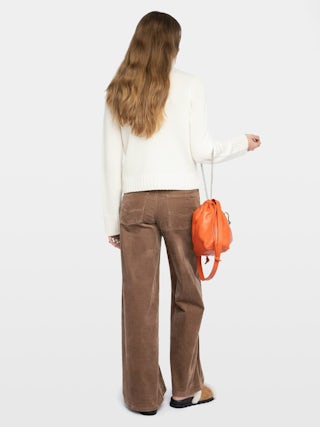 Pull Nalma 100% Cachemire - Pull col roulé bouton bijoux.