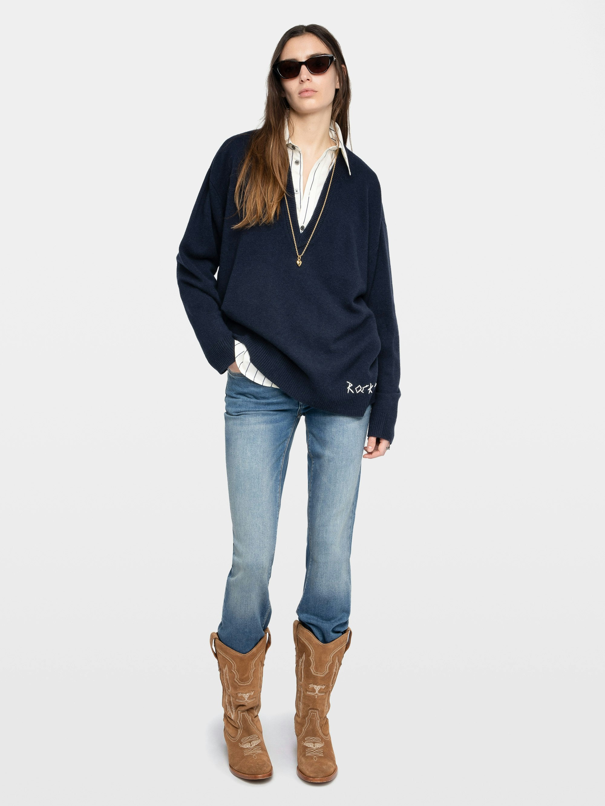 Pull Swyny - Pull oversize col V avec broderie main au bas de corps.