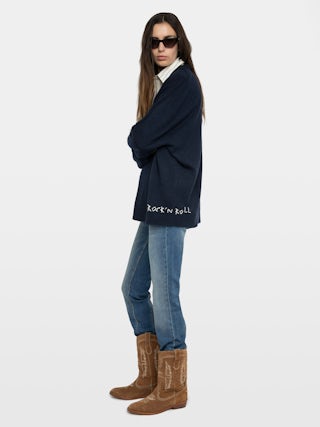 Maglione Swyny - Maglia oversize con scollo a V e ricamo a mano sul fondo.