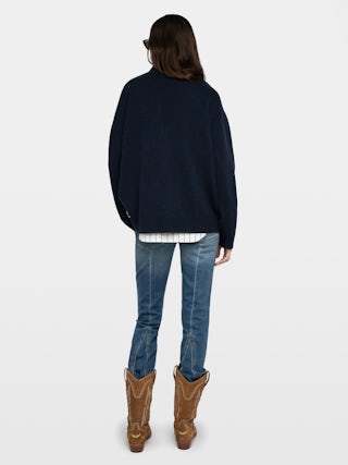 Maglione Swyny - Maglia oversize con scollo a V e ricamo a mano sul fondo.