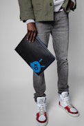 Kleine Tasche ZV Initiale John - Herrentasche aus schwarzem Leder