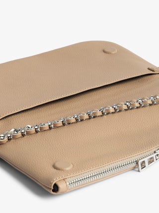 Rock Clutch - Grained leather clutch with double leather and metal chains and wings adorned with rhinestones.