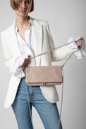 Pochette Rock - Pochette in pelle granulata rosa antico con doppia catena in pelle e metallo - Donna.