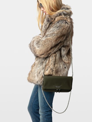 Pochette Rock - Pochette en cuir grainé kaki à double chaîne cuir et métal et ailes ornées de strass.