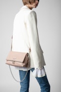 Rocky Bag - Women’s powder-pink grained-leather bag with shoulder strap and metal chain