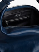 Handtasche Le Cecilia - Blaue Handtasche aus italienischem und pflanzlich gegerbtem Leder mit Schulterriemen aus Leder mit „C“-förmiger Metallschnalle.