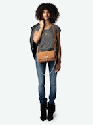 Borsa Rocky Scamosciata - Borsa in pelle scamosciata con catena, tracolla e ali distintive.