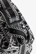 Borsa Le Cecilia Folk Jacquard - Borsa in jacquard nero con motivo folk a contrasto, dotata di manico e impreziosita da una fibbia in metallo a C - Donna