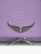 Rock Soft Savage Pochette - Violette Clutch aus Leder in Python-Optik mit Doppelkette aus Leder und Metall.