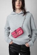 Borsa Kate Wallet goffrata - Mini borsa in pelle goffrata rosa effetto iguana con catena in metallo da donna.