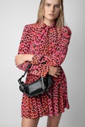 Borsa Le Cecilia XS Obsession - Piccola borsa in pelle liscia nera con tracolla e fibbia in metallo a C da donna.