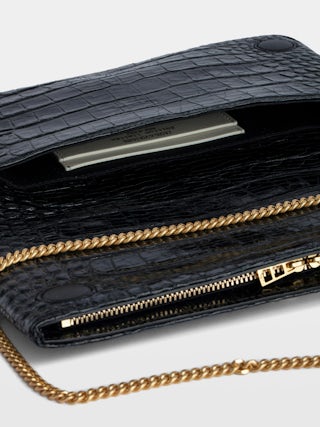 Rock Goossens Embossed Clutch - Zadig&Voltaire has called upon the expertise of the art house GOOSSENS to highlight its emblematic wings on its iconic bag: the ROCK clutch.