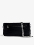 Pochette Rock Lucky Charms - Pochette en cuir lisse noir à double chaînes en métal ornée de lucky charms.