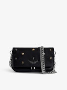 Pochette Rock Nano Lucky Charms - Petite pochette en cuir lisse noir à double chaîne ornée de lucky charms.