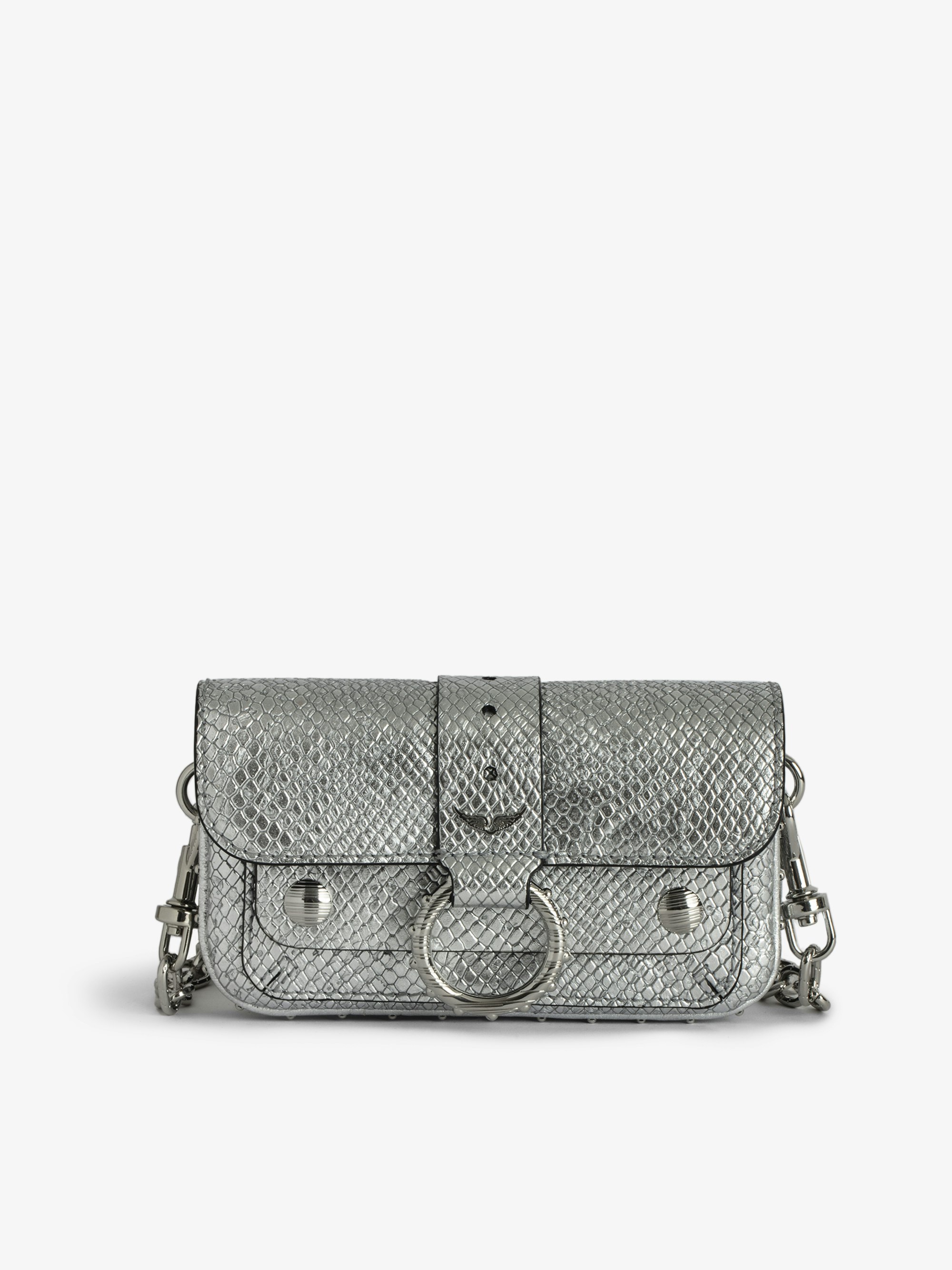 Sac Kate Wallet Wild - Mini sac en cuir métallisé argenté effet python à anneau et chaîne.