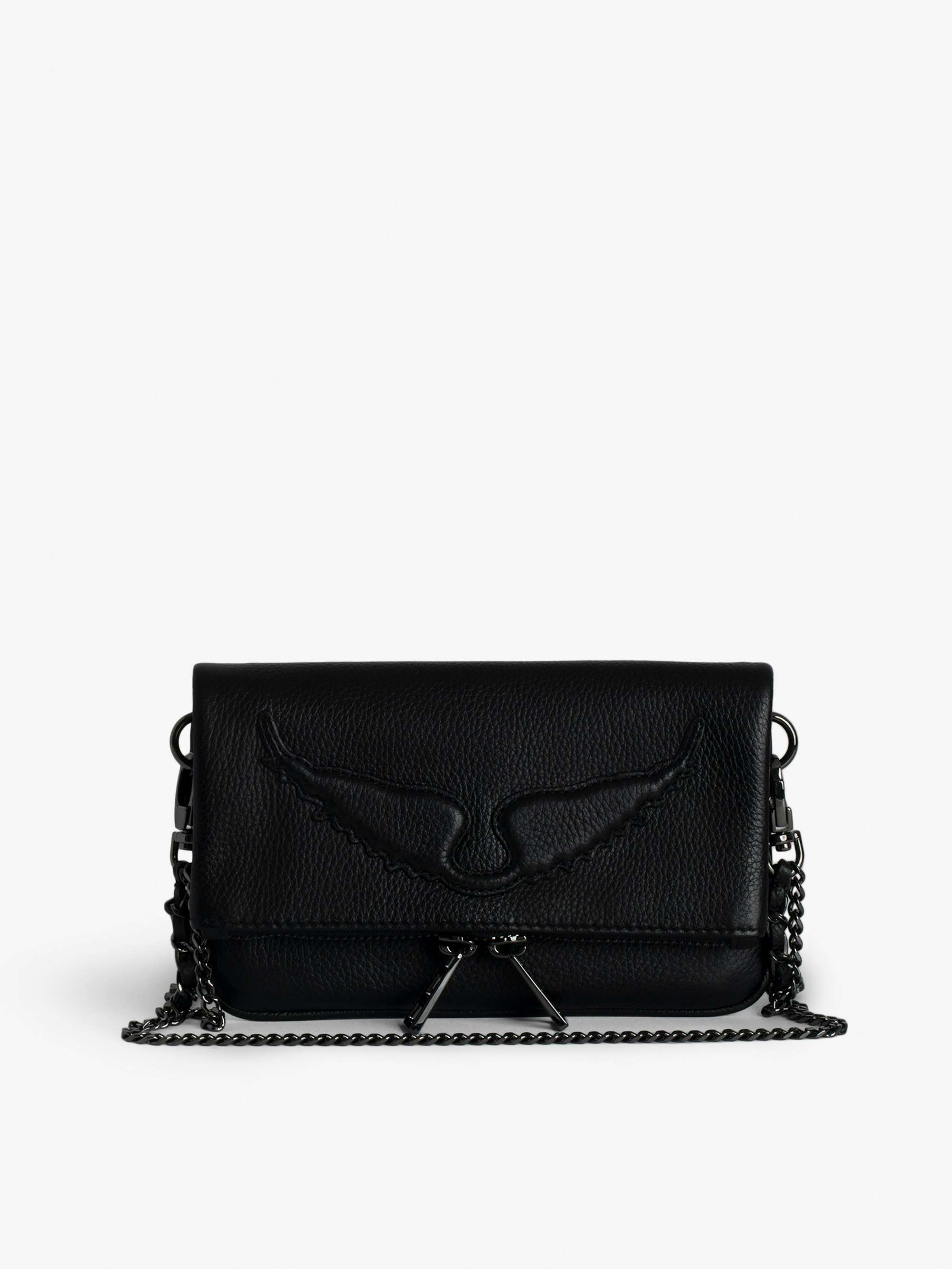 Clutch Rock Nano - Kleine, schwarze Clutch aus genarbtem Leder mit Doppelkette und geprägten Signature-Flügeln.