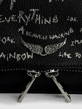 Pochette Rock Nano - Pochette en cuir grainé Graffiti avec ailes signatures ornées de strass.