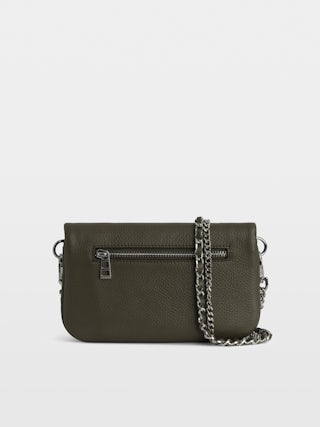 Rock Nano Clutch - Pochette aus genarbtem Leder mit doppelten Leder- und Metallketten und mit Strass verzierten Flügeln.