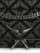 Clutch Rock II Monogram - Clutch aus Denim mit verschiebbarer Metallkette und Signature-Flügeln.
