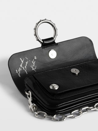 Sac Kate Wallet Vintage Patent - Mini sac en cuir effet vintage à anneau et chaîne en métal.