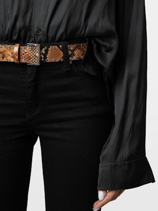 Belt Starlight 35mm - Leather belt with snake effect and stud embellishments.