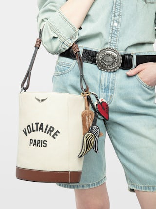 Rock Feather KeyRing - Lucky charm in vintage-inspired patent leather, shaped like wings with embroidery, to be attached to a bag for example.