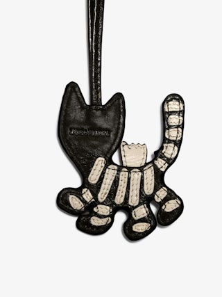 Tiger Keyring - Vintage-inspired leather tiger grigri charm, to hang on a bag for example.