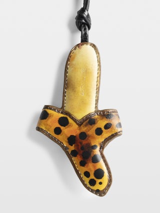 Keyring Banana Lover - Leather keyring in the shape of a banana, designed by Humberto Cruz.