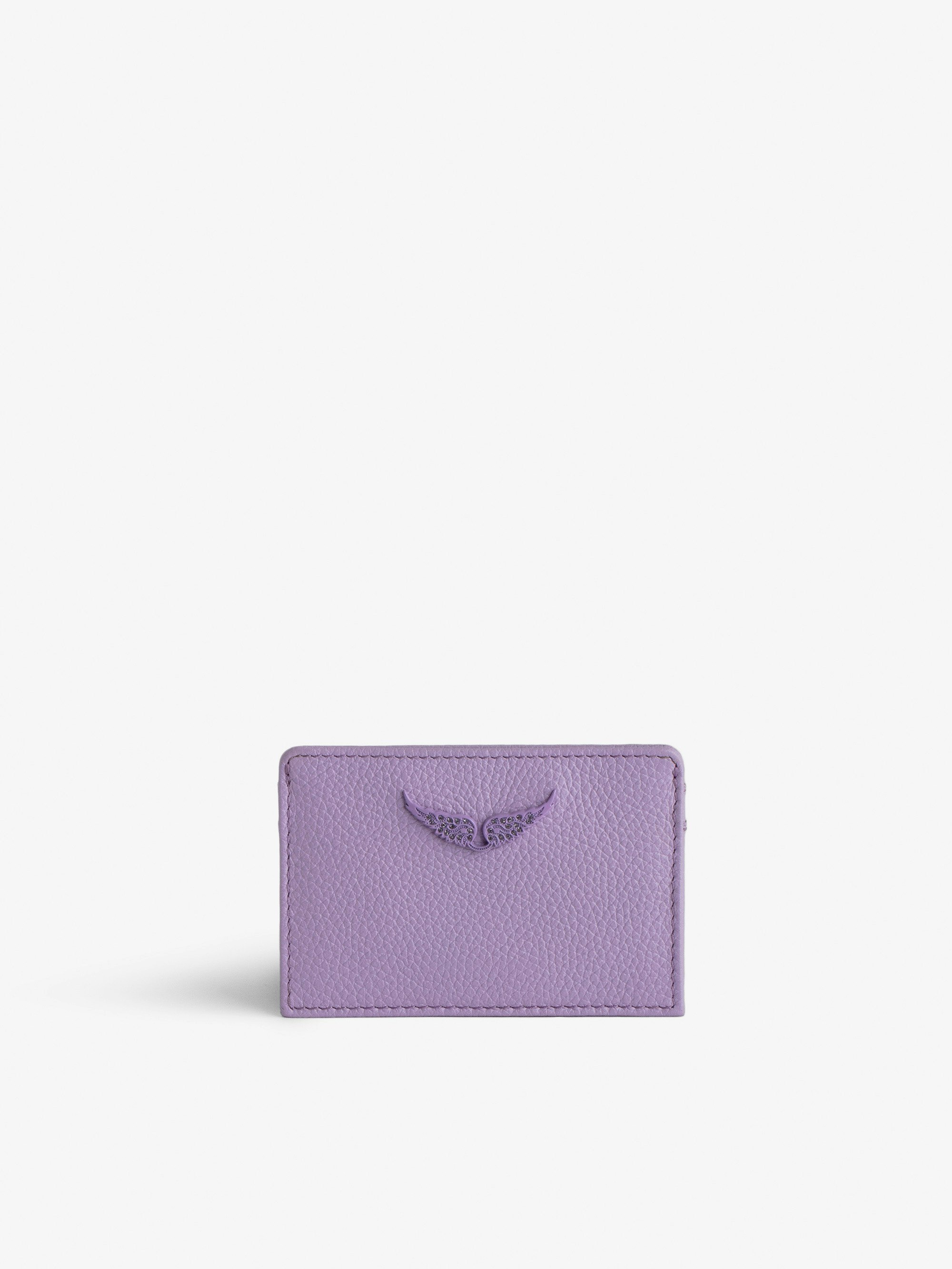 Kartenetui ZV Pass - Violettes Kartenetui aus genarbtem Leder mit strassverziertem Flügel-Charm.