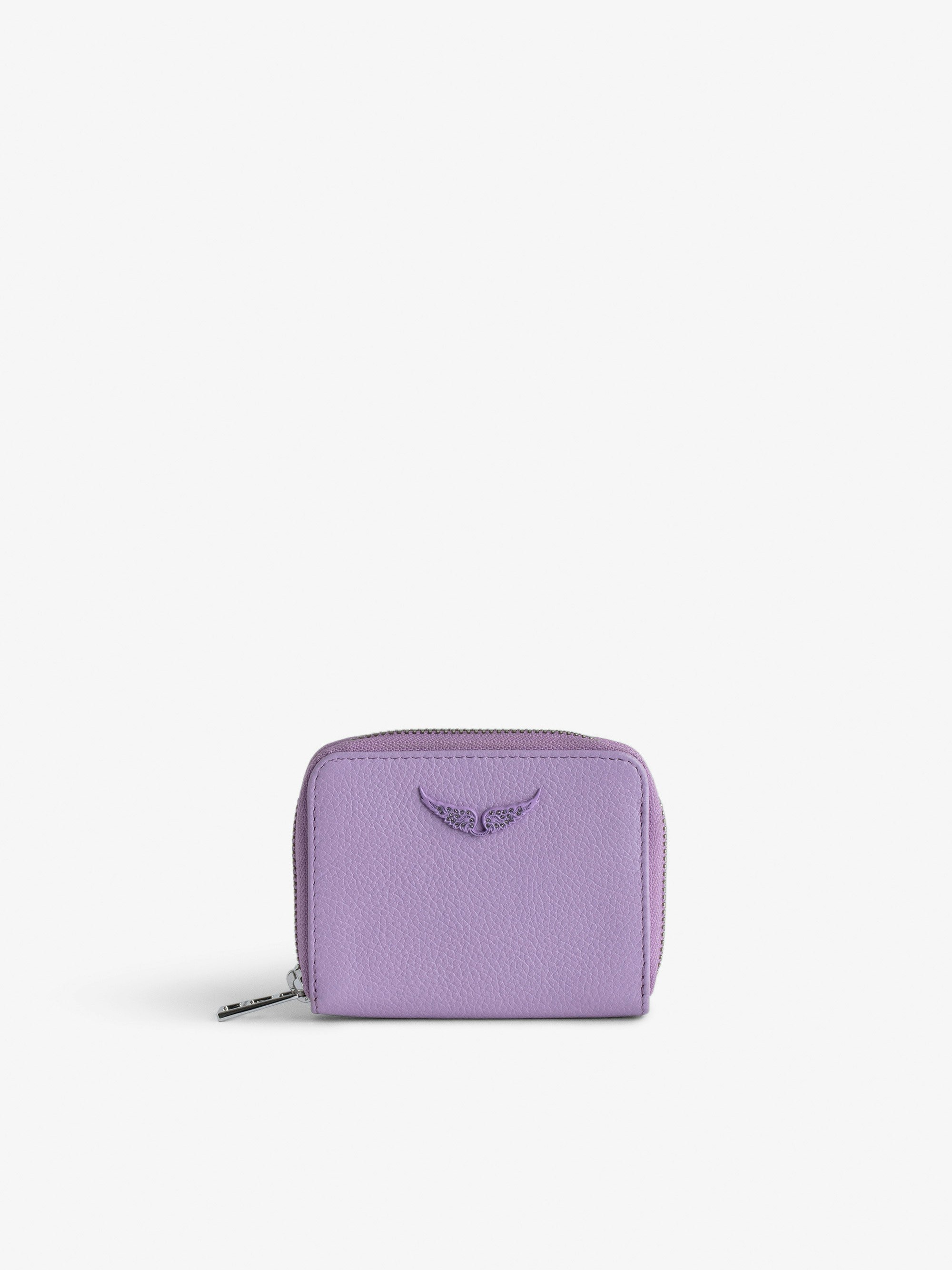 Monedero Mini ZV - Monedero de piel con efecto granulado en color violeta con colgante de alas con strass.