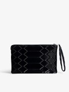 Clutch Uma Gesteppt - Schwarze, gesteppte Clutch mit Python-Effekt und Flügel-Charm für Damen.