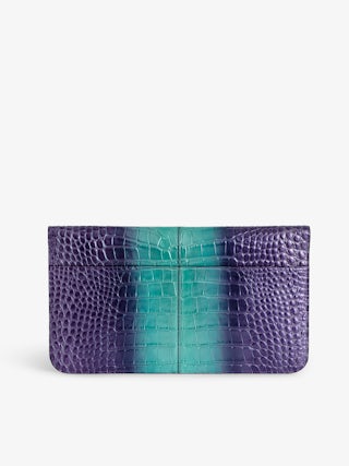 Pochette Borderline Embossée Métallisée - Pochette en cuir métallisé embossé effet croco orné d'un fermoir avec ailes laquées.
