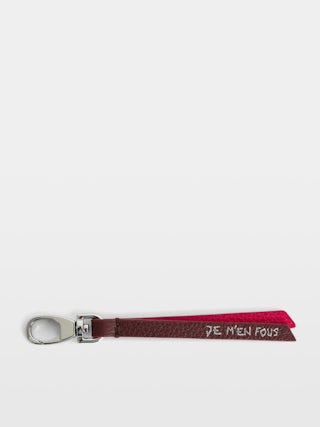 Love Link Keyring - Grained leather lanyard key ring with 'Je m'en fous' message.