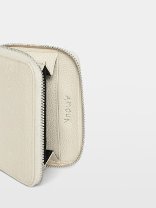 Porte-Monnaie Mini ZV America - Portefeuille en cuir grainé orné d'ailes à strass signatures.