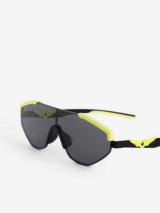 ZV23H9 Fashion Show Sunglasses - Futuristic sunglasses from the FW23 runway show with iconic wings on the temples.