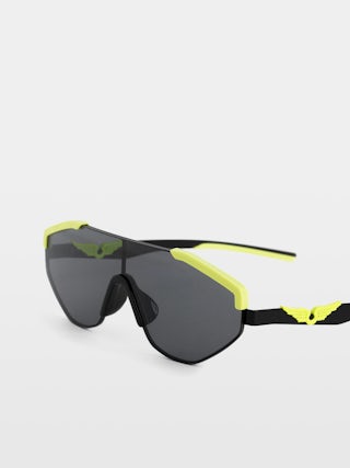 ZV23H9 Fashion Show Sunglasses - Futuristic sunglasses from the FW23 runway show with iconic wings on the temples.