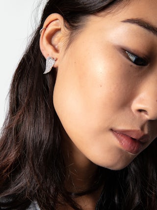 Rock Earrings - Wing earrings in brass adorned with rhinestones.