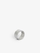 Anello Rock Star Strass - Anello in ottone martellato con stelle ornate di strass.