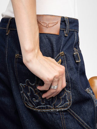 Rock Star Strass Ring - Hammered brass ring with rhinestone-adorned stars.