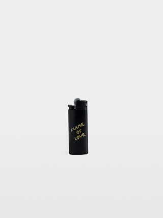 Briquet Flame of Love - Briquet Voltaire Vice noir orné de message, motif ailes et signature.