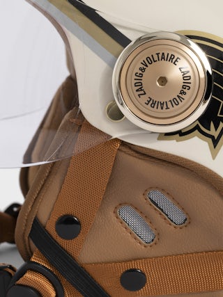 Wing Breaker Bike Helmet - Black bike helmet Voltaire Vice x Mârkö Helmets with visor and adjustable buckle.