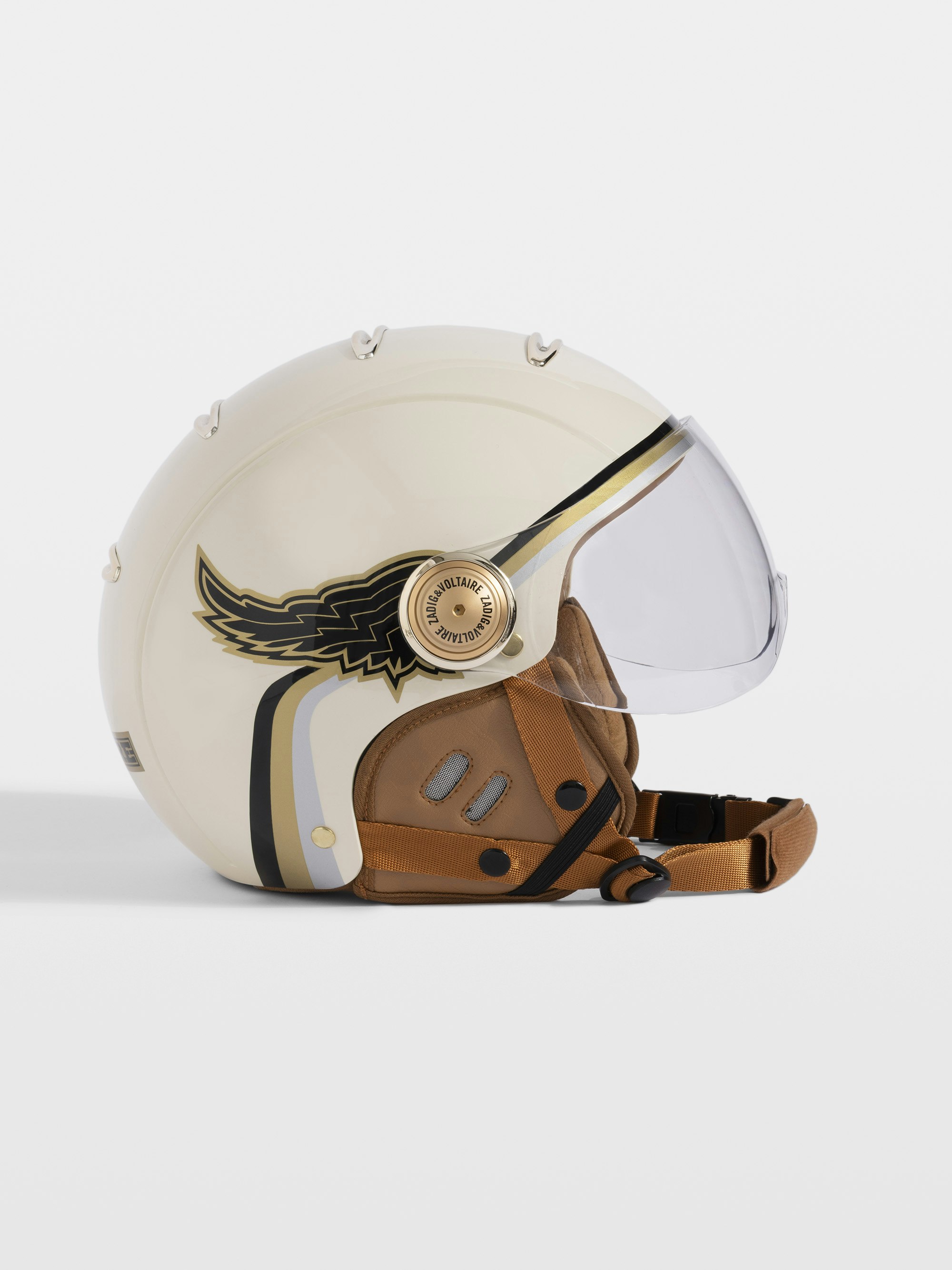 Wing Breaker Bike Helmet - Black bike helmet Voltaire Vice x Mârkö Helmets with visor and adjustable buckle.