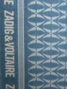 Foulard Delta - Foulard en coton bleu orné d'un imprimé ailes.